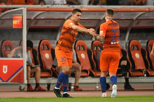  法兰克福欧联杯强势晋级，双线作战彰显板凳深度